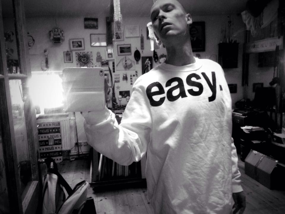 EASY CREW SWEATER